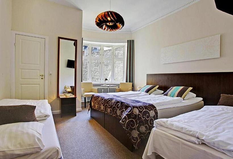 Семейный Номер, Sct. Thomas