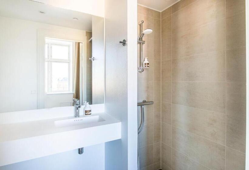 Полулюкс, Sct. Thomas