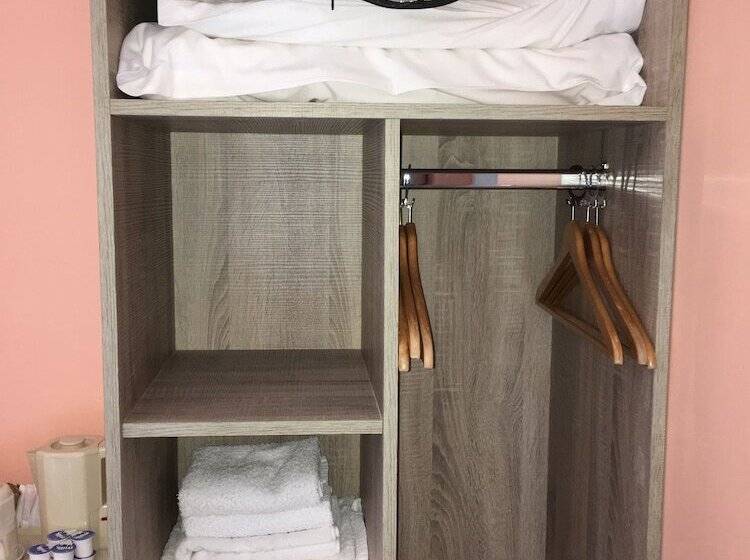 Camera Tripla Standard, 19th Green Guesthouse