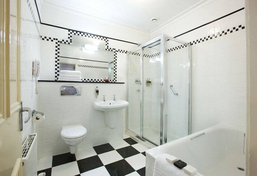 غرفة سوبيريور, Arbutus