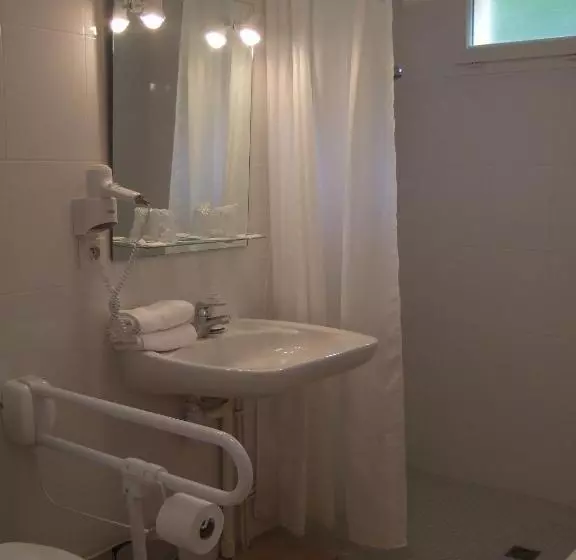 スタンダードルーム, Auberge De L Orisse Et Iris Hostel