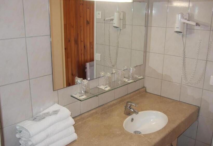 Standard 4 Pers. Værelse, Auberge De L Orisse Et Iris Hostel