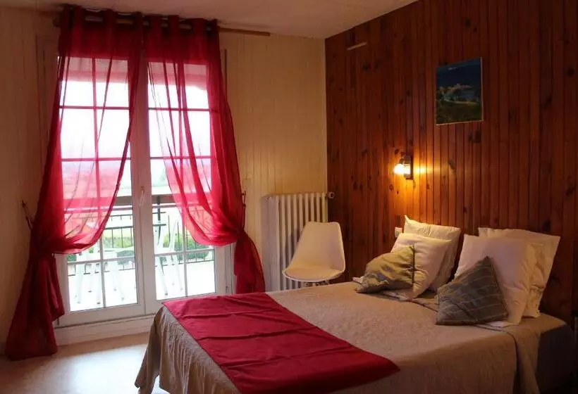 スタンダードトリプルルーム, Auberge De L Orisse Et Iris Hostel