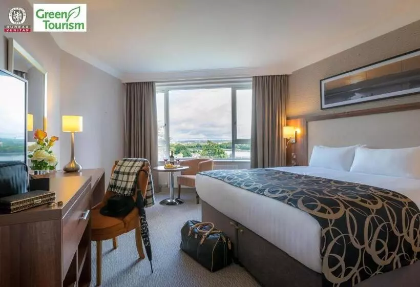 キングサイズベッドのデラックスルーム, Clayton Hotel Silver Springs