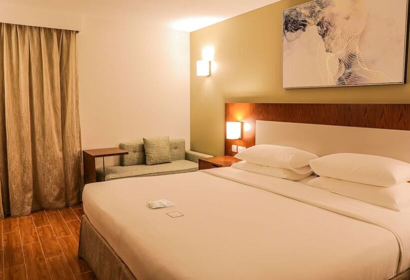 اتاق استاندارد, Dhafra Beach