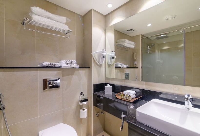 سوییت جونیور, Dhafra Beach