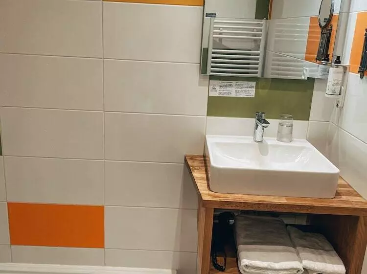 Standard-huone Sisäpuolella, Garden Hotel Rennes Centre Gare