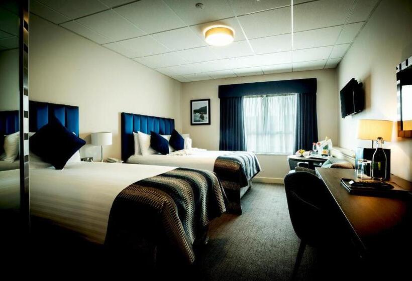 غرفة قياسية ثلاثية, Greenhills Hotel Limerick