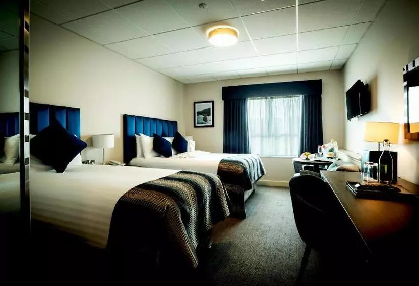 اتاق استاندارد سه نفره, Greenhills Hotel Limerick