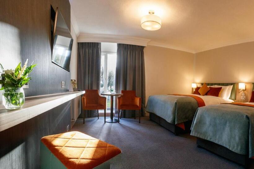 غرفة ديلوكس عائلية, Greenhills Hotel Limerick