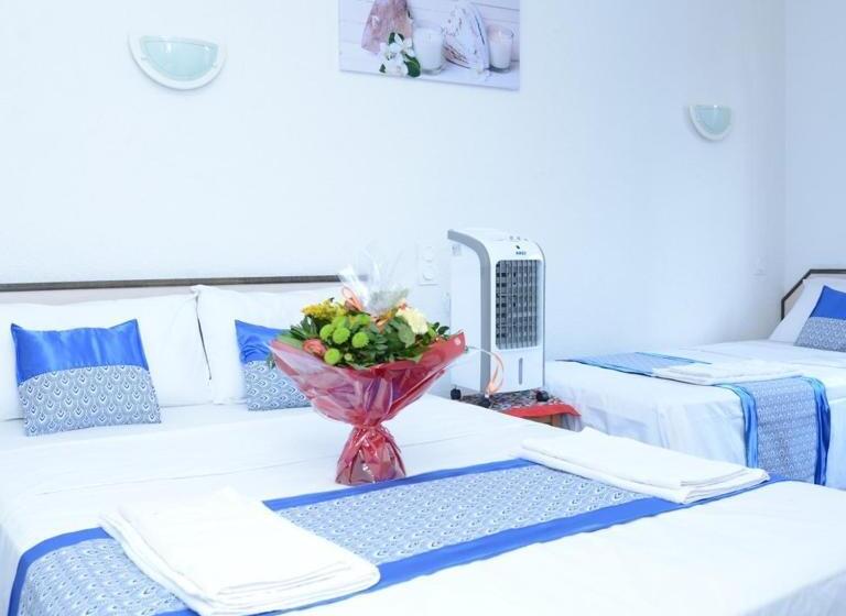 غرفة قياسية ثلاثية, Aux Armes de Belgique