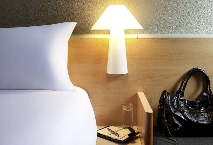 Номер Стандарт, Ibis Marseille Centre Gare Saint Charles