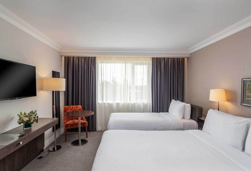 标准三人间, Kilmore