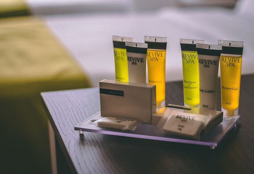 标准三人间, Kilmore