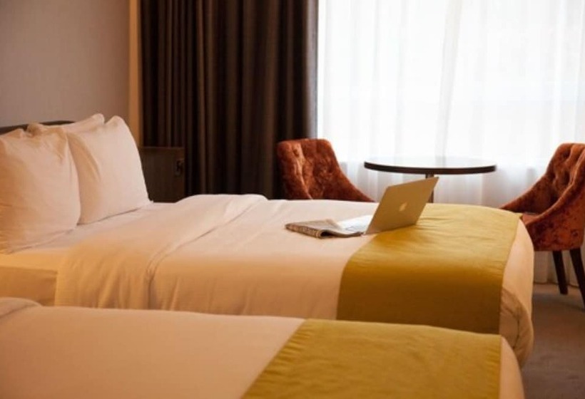 标准三人间, Kilmore