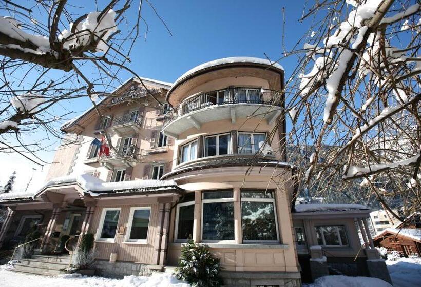 اتاق کلاسیک, Le Hameau Albert 1er