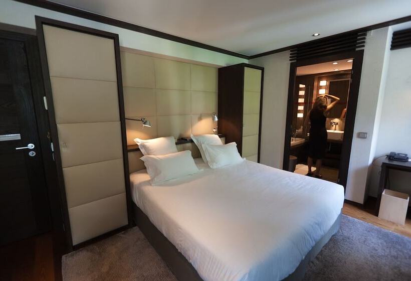 اتاق کلاسیک, Le Hameau Albert 1er