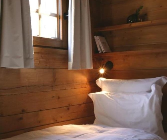 اتاق پرستیژ, Le Hameau Albert 1er