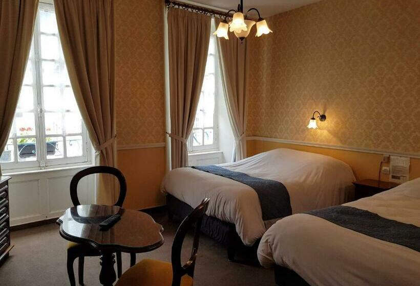 חדר סטנדרט לארבעה, Logis Le Grand Hôtel Du Louvre