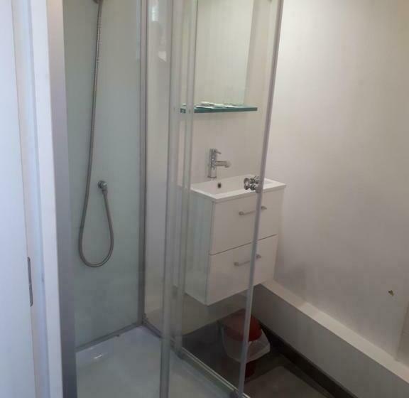 חדר אקונומי, Logis Le Grand Hôtel Du Louvre