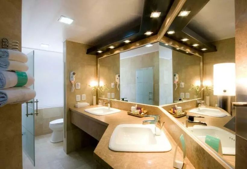 キングサイズベッドのデラックスルーム, Mercure Alameda Quito