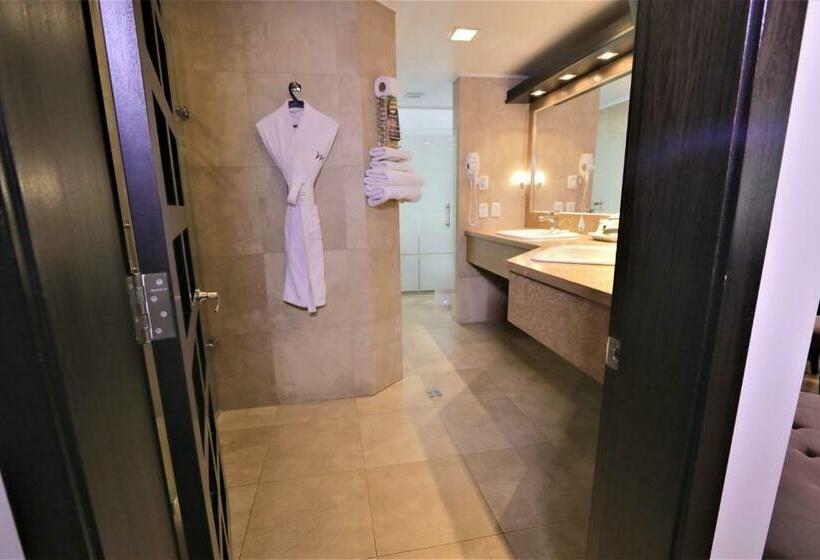 キングサイズベッドのデラックスルーム, Mercure Alameda Quito