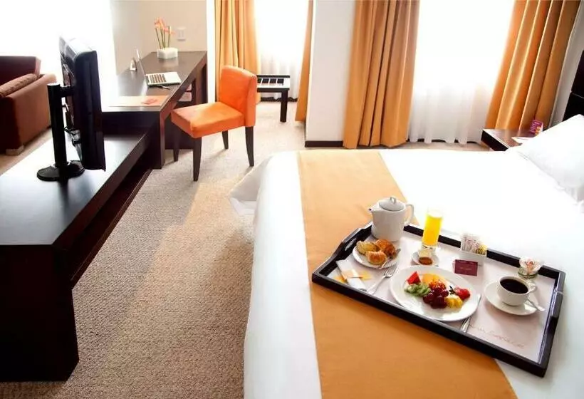 キングサイズベッドのデラックススイート, Mercure Alameda Quito