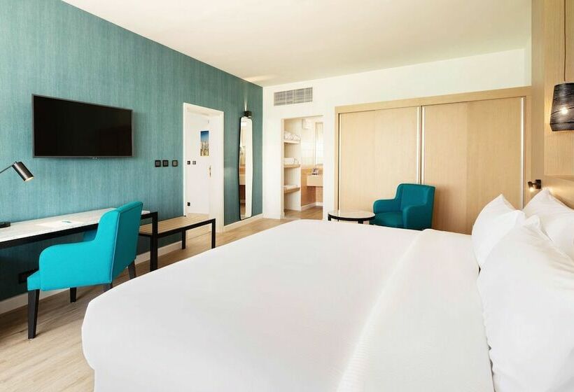 اتاق لوکس با چشمانداز شهر, Occidental Sharjah Grand