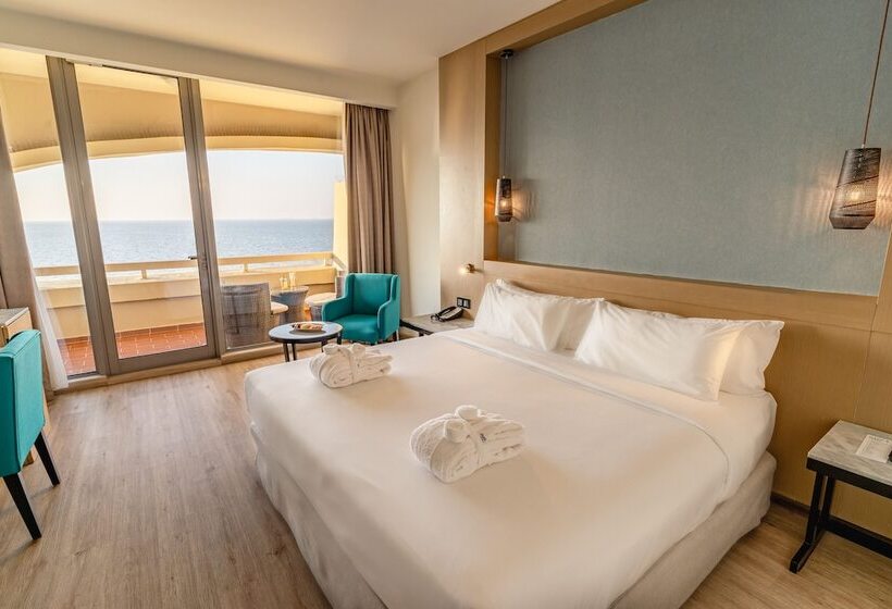 Номер Deluxe Вид на Море, Occidental Sharjah Grand