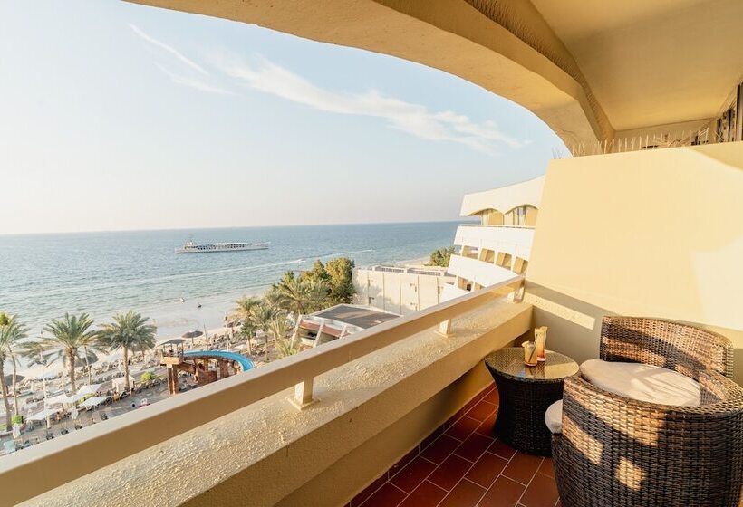 اتاق لوکس با چشمانداز دریا, Occidental Sharjah Grand