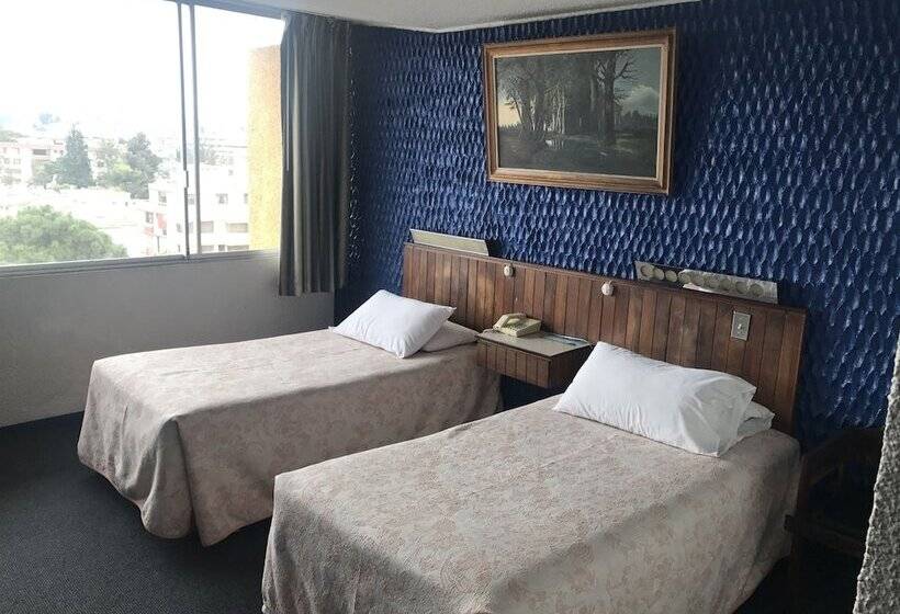 חדר סטנדרט, Savoy Inn