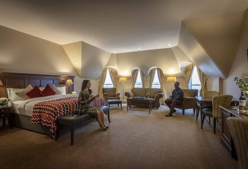 주니어 스위트, Royal Marine