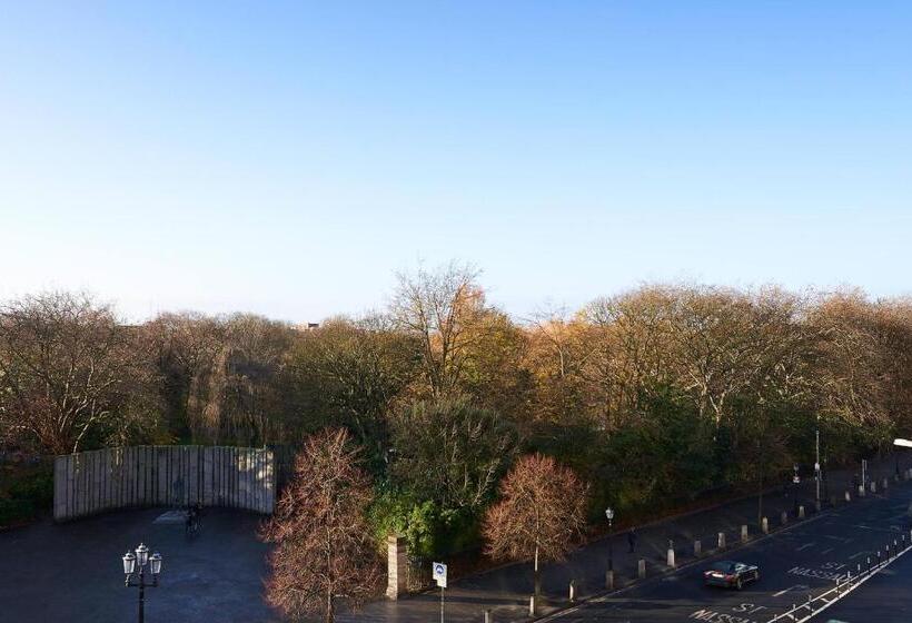 سوییت جونیور, The Shelbourne, Autograph Collection