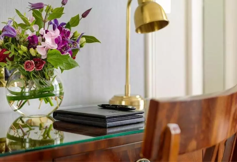 اتاق عادی, The Shelbourne, Autograph Collection