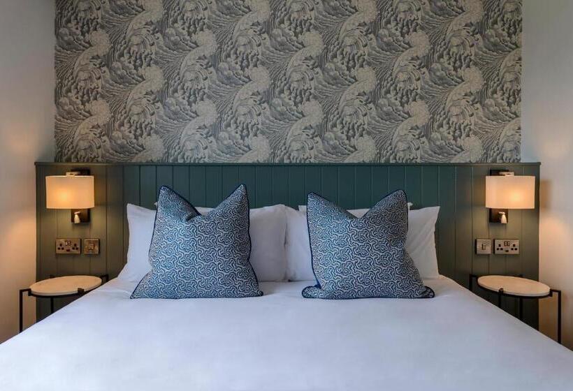 חדר סטנדרט, The Smugglers Inn