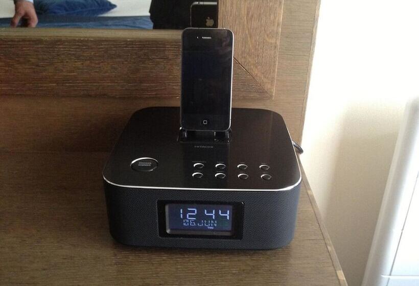 クラシックルーム, Westside Arc De Triomphe