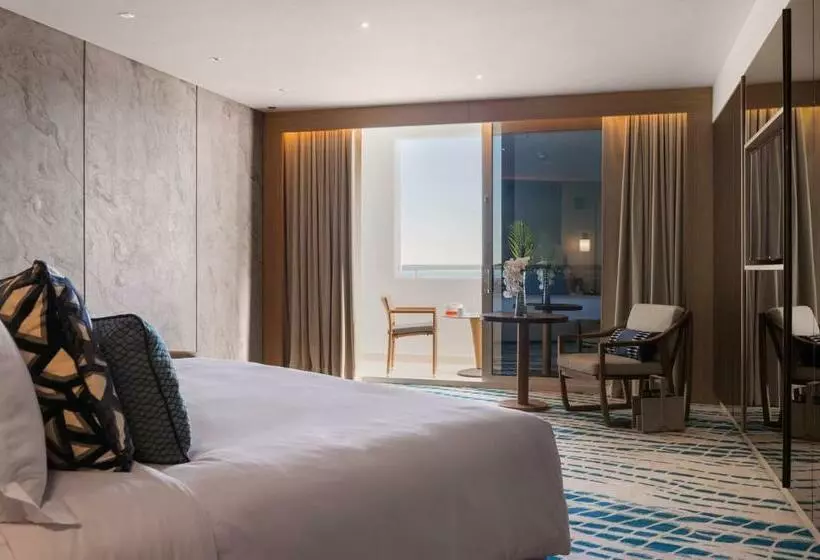 オーシャンビューデラックスルームバルコニー付き, Jumeirah Beach Hotel Dubai