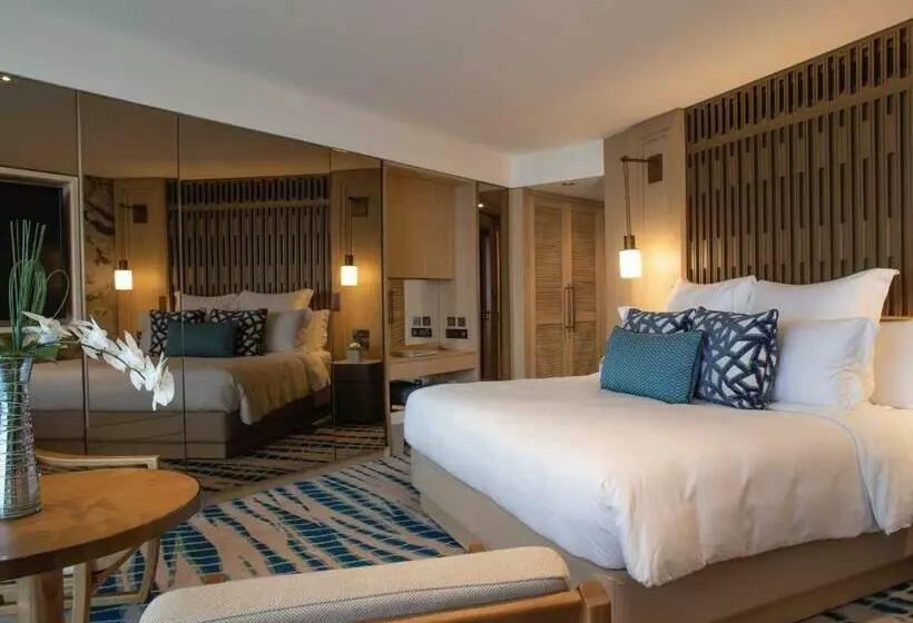 オーシャンビューのクラブルーム, Jumeirah Beach Hotel Dubai