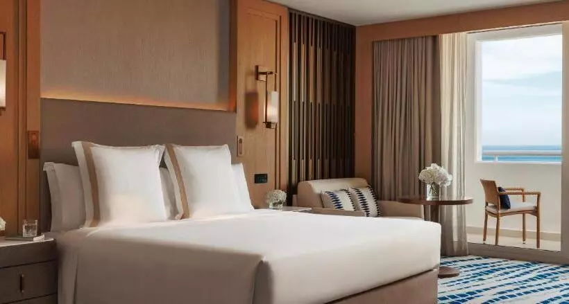 オーシャンビューデラックスルームバルコニー付き, Jumeirah Beach Hotel Dubai