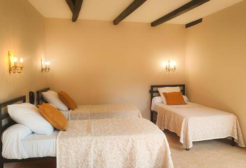 غرفة قياسية ثلاثية, Auberge Saint Jacques