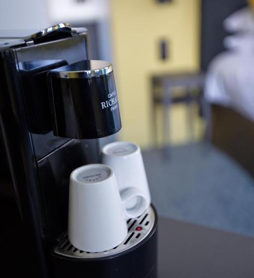 آپارتمان یک خوابه با دری مشترک که هال را جدا می کند., Best Western Plus Hotel De Dieppe 1880