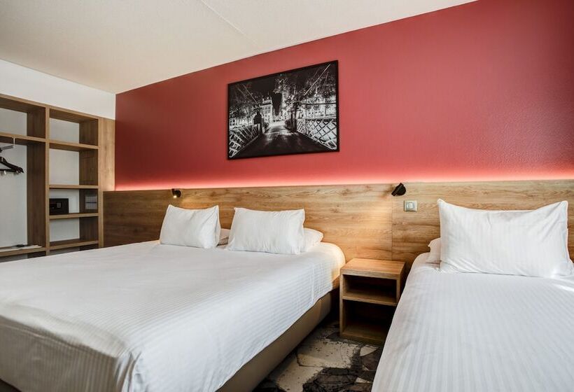 חדר סטנדרט לשלושה, Des Congrès