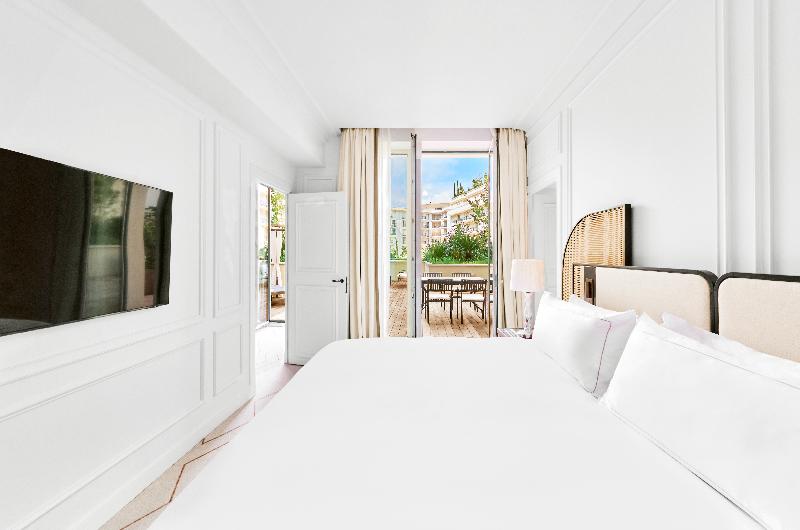 Люкс Вид на Сад, Carlton Cannes, A Regent