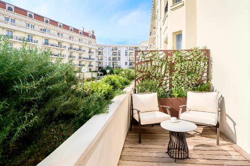 Люкс Вид на Сад, Carlton Cannes, A Regent