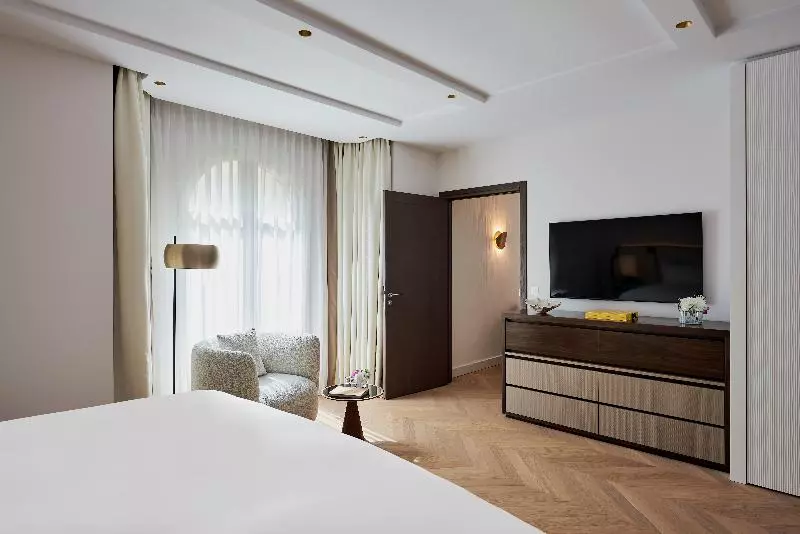 1 Bedroom Apartment City View, Carlton Cannes, A Regent