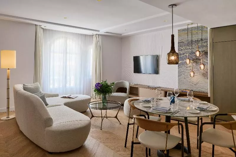1 Bedroom Apartment City View, Carlton Cannes, A Regent