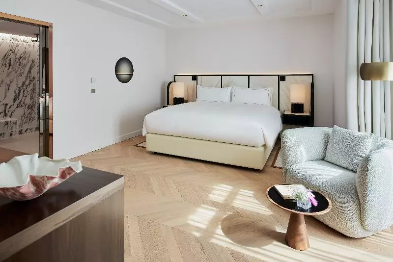 1 Bedroom Apartment City View, Carlton Cannes, A Regent