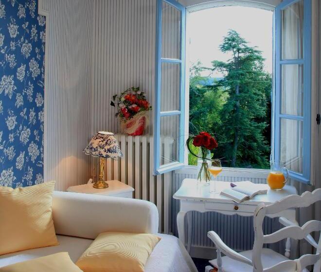 جناح جونيور, Logis Hôtel Restaurant Château Bellevue