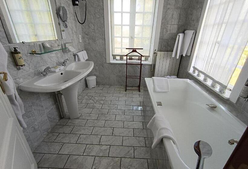 غرفة كلوب, Chateau De Montreuil