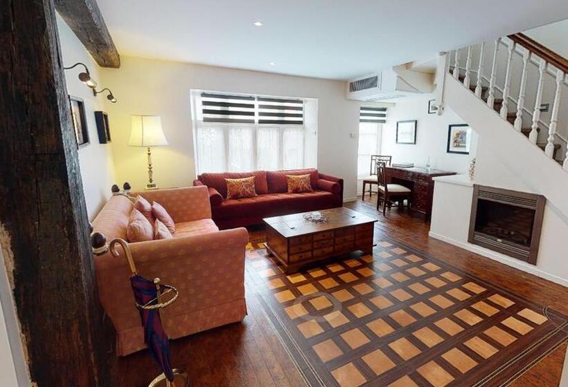 جناح, Chateau De Montreuil